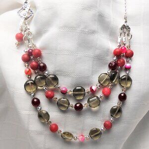 No1067 Beautiful handmade statement  necklace with rows and earrings
